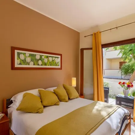 Smeraldo Apartment *